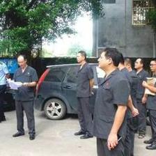 宾阳“老赖”名下房产被强制腾迁